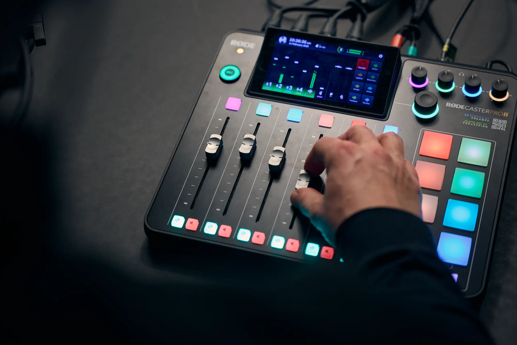 RØDECaster-mixeren under optagelse af Øje på Sagen