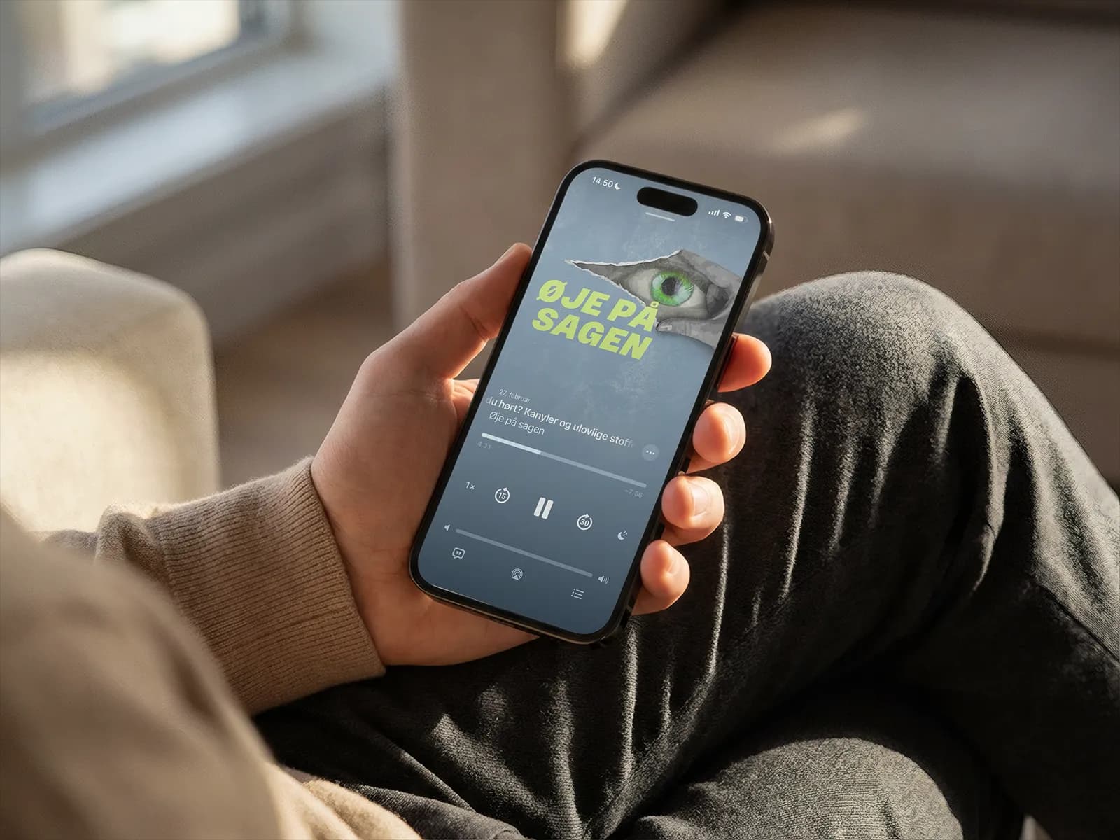 Øje på Sagen som lille cover i en podcast-app på iPhone