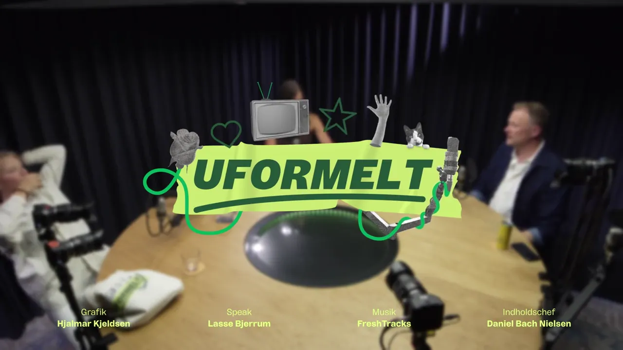 Outro med rulletekster og logo hen over studieoptagelsen